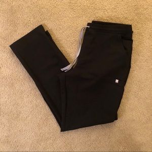 FIGS Yola Skinny Scrub Pants in Black